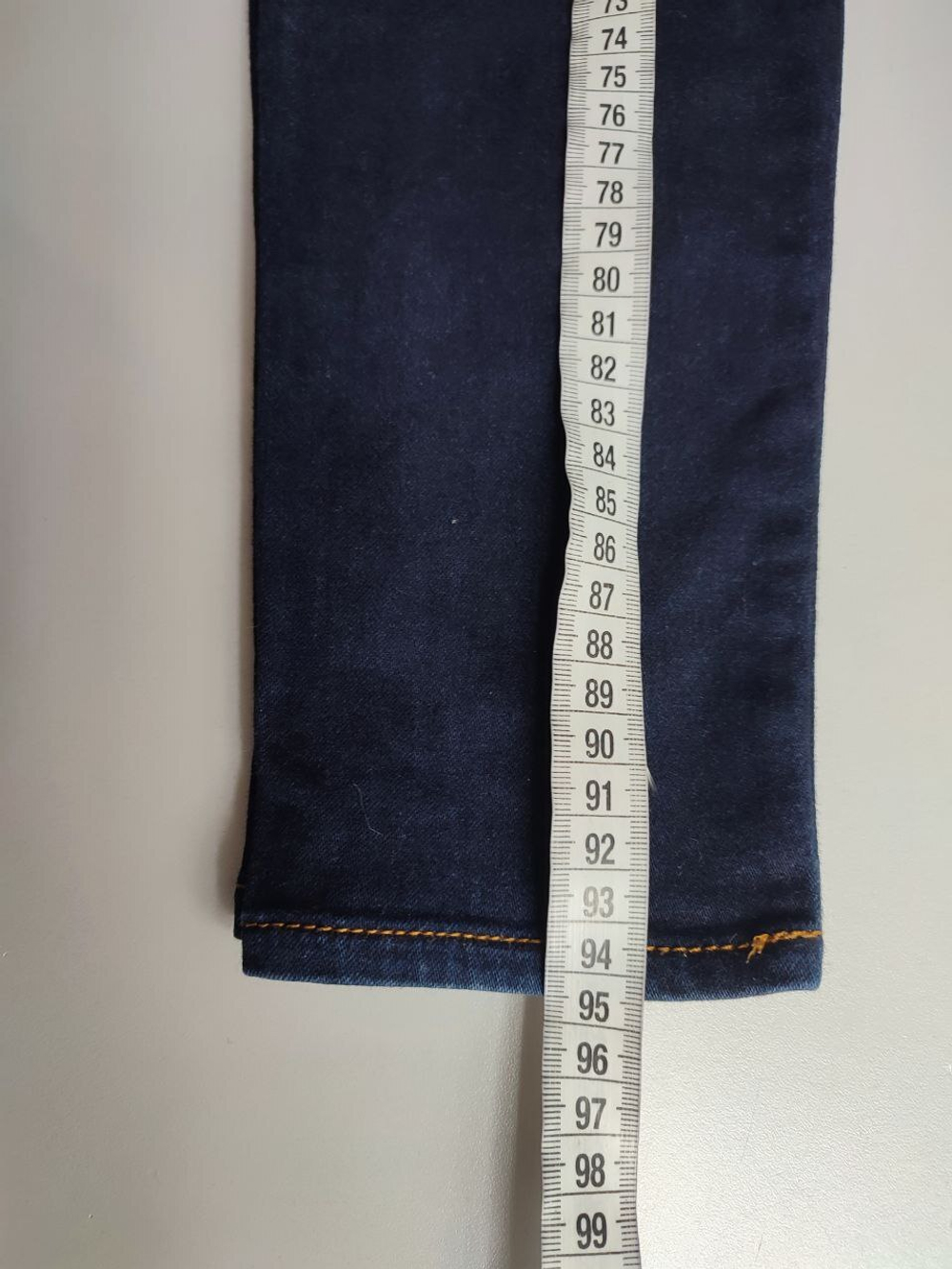 Джинсы Armani Exchange темные 40 размер