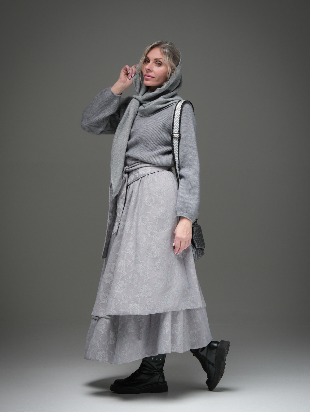Юбка / в два яруса /серое кружево на трикотаже