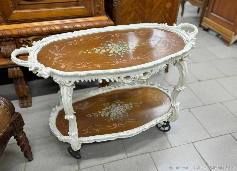 Сервировочный итальянский столик