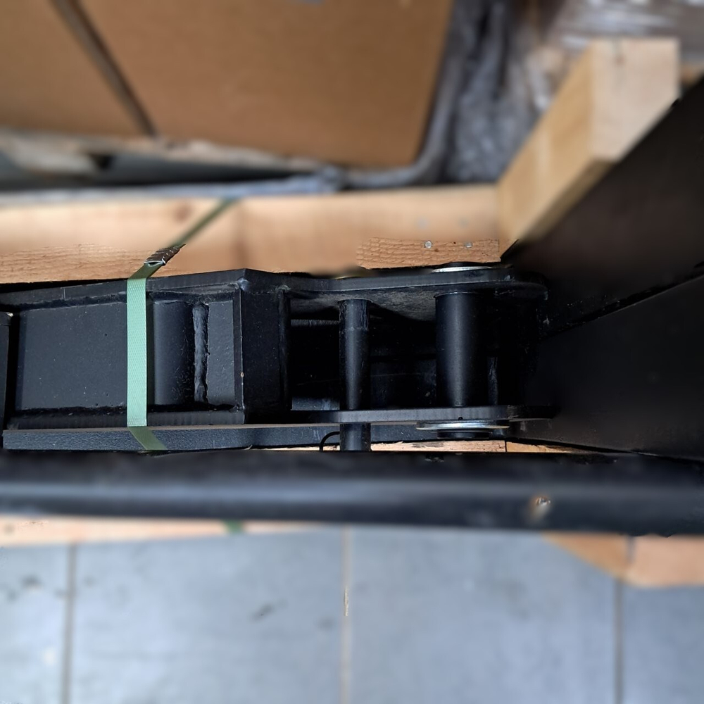 Вилы откидные паллетные Impuls PF2000 на ковш JCB 3CX/4CX