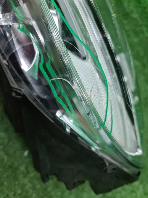 Битая Фара левая Volvo V40 2 (2016-2019) LED
