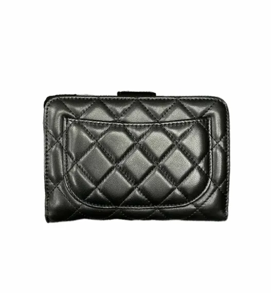 Черный стеганый кожаный кошелек Chanel с L-молнией