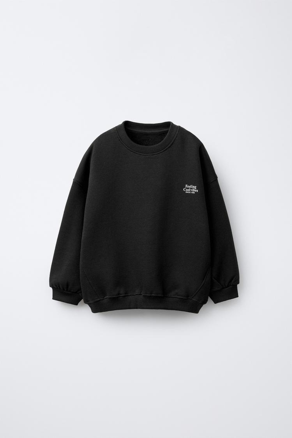 ZARA БАЗОВАЯ ТОЛСТОВКА С НАДПИСЬЮ, ЧЕРНЫЙ