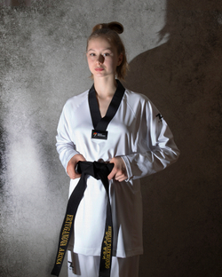 Добок WT Tusah Evo Uniform Female Dan