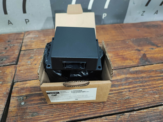 Блок управления подсветкой эмблемы ML GLE W166 11-18 Новое Оригинал A1669002808