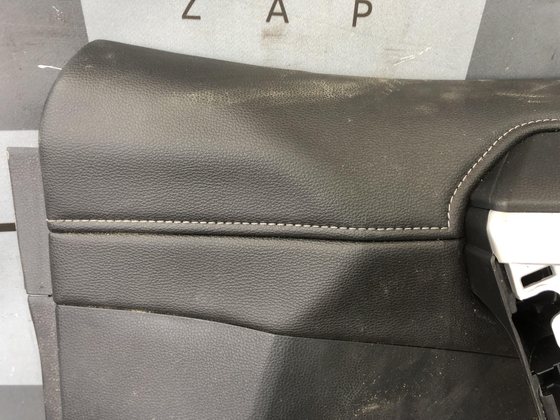 Обшивка двери передней правой Toyota RAV4 V (XA50) 18-нв Б/У Оригинал 67611XB34