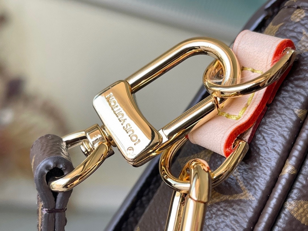 Louis Vuitton Pochette Metis East West
