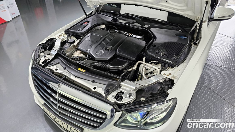 Mercedes-Benz E-Class W213 E220d Exclusive (08.2019)