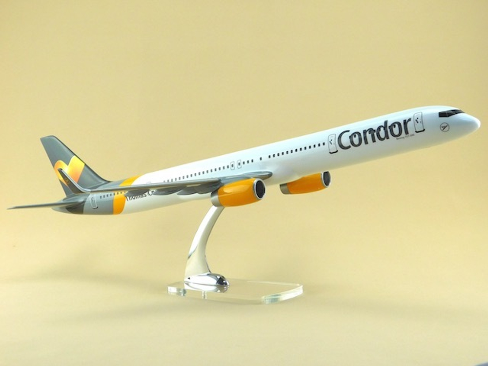 Модель самолета Boeing 757-300 (М1:100, Condor)