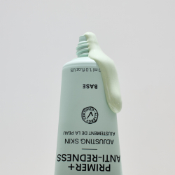 Gosh Primer Plus + - База под макияж, уменьшающая покраснения, 30 ml