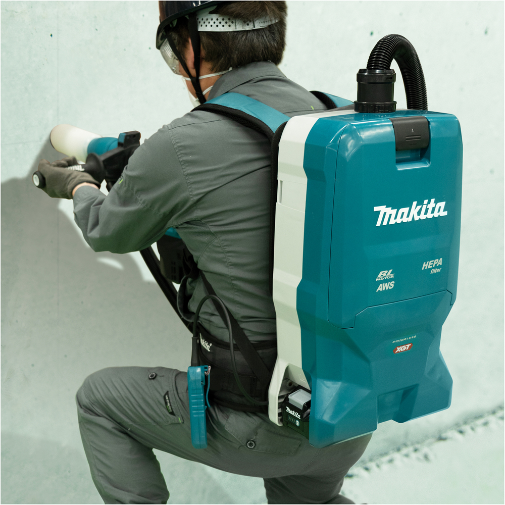 Аккумуляторный ранцевый пылесос Makita VC012GZ01