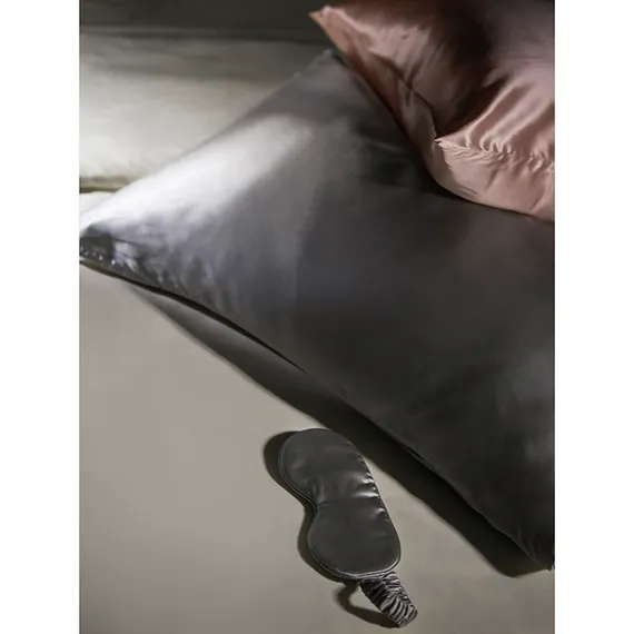 Маска для сна из натурального шелка светло-серого цвета из коллекции essential