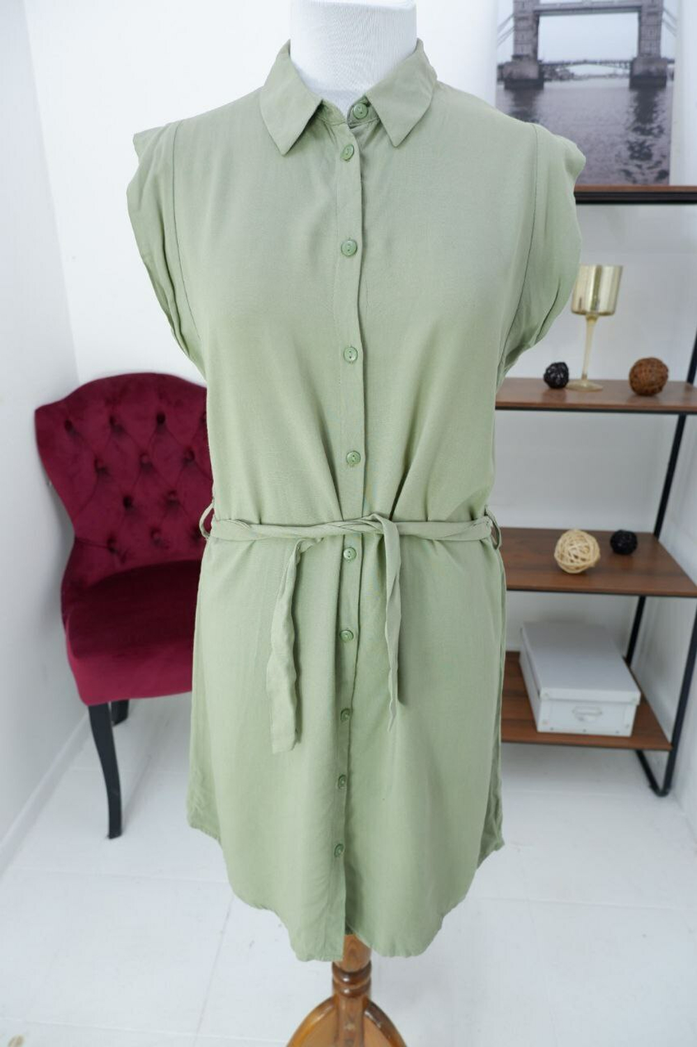 Платье Terranova из вискозы лаконичное 46 размер