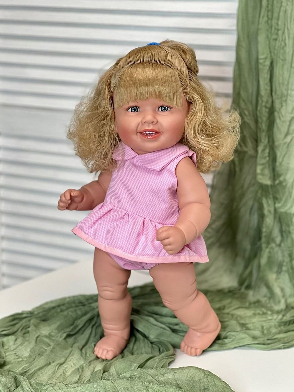 Кукла Manolo Dolls виниловая Diana 47см в пакете (7265)