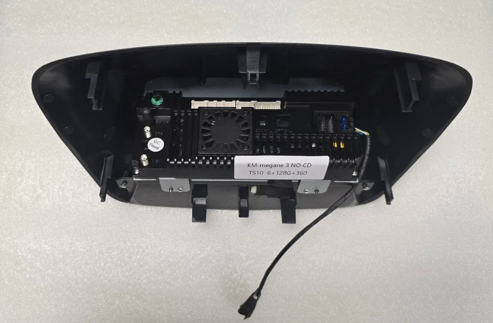 Магнитола для Renault Fluence/ Megane 2009-2017 - Carmedia MKD-7093-S10, без DVD, на Android 12, 6ГБ-128ГБ, CarPlay, 4G SIM-слот