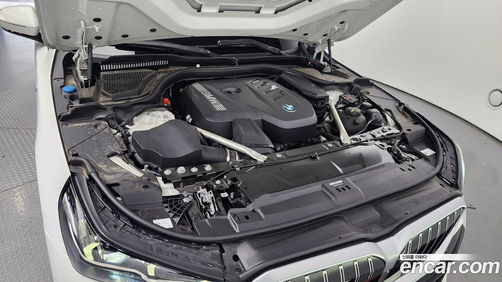 BMW 5 Series (G60) 530i xDrive M Sports (12.2023)