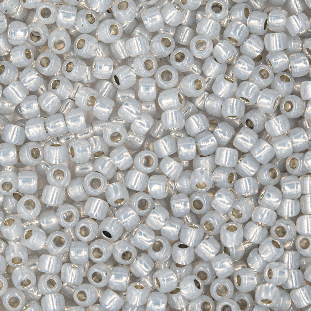 Японский бисер TOHO Round 11/0 (№2101), с внутренним серебрением, непрозрачный глянцевый