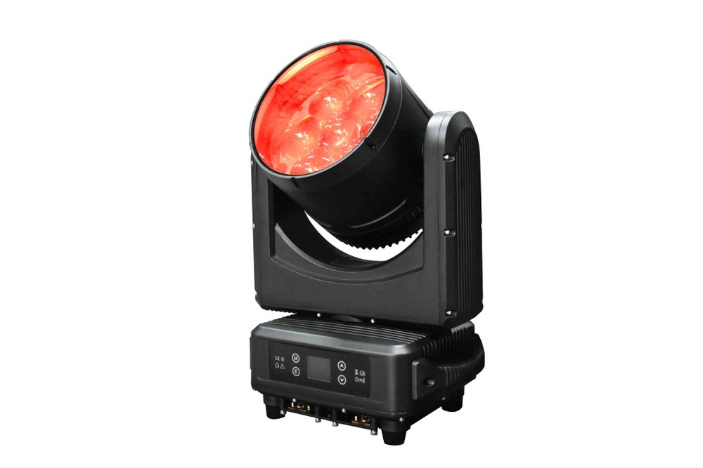 LE760 — LED Wash Moving Head 7×60 Вт RGBW с зумом 4.5°-55°