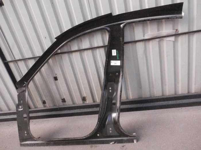 Боковина правая Maserati Levante (2016-2024)