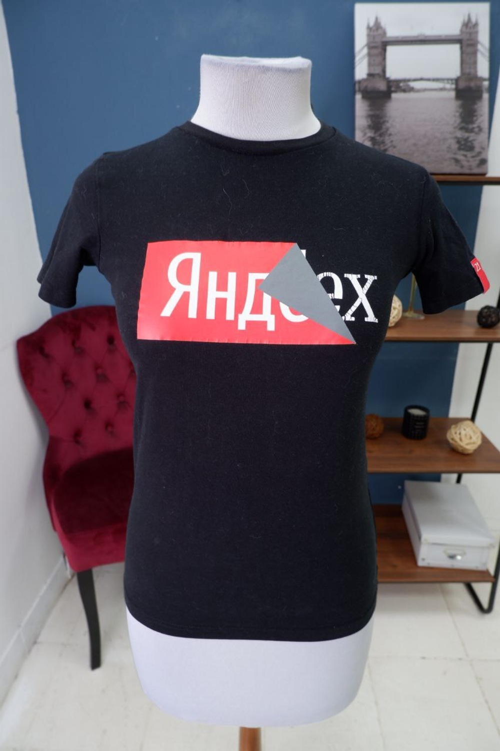 Футболка с принтом "Яндекс" 42 размер