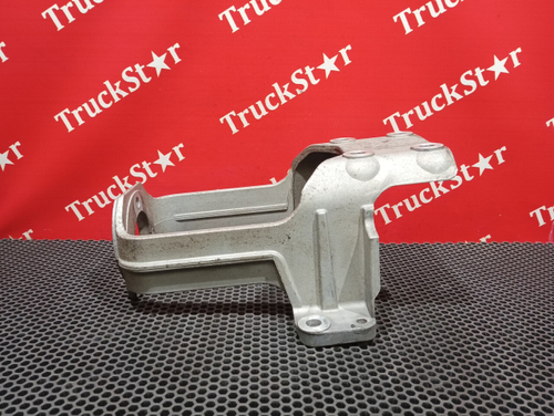 Кронштейн кабины задний