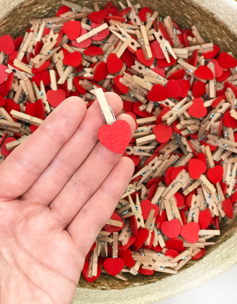Декоративные  прищепки с сердечками 3 см - 10 шт