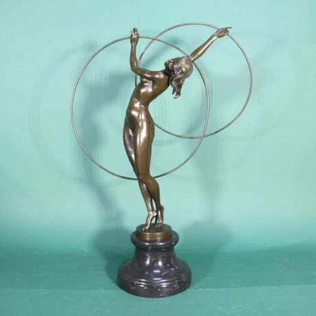 Винтаж: Бронзовая скульптура «Гимнастка и обручами»