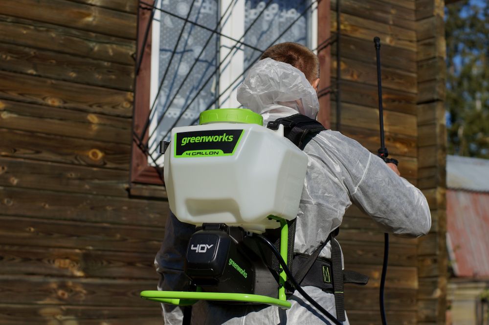 Аккумуляторный садовый опрыскиватель Greenworks G40BPS, 5300007, 40v, в комплекте с АКБ 2 А·ч и ЗУ