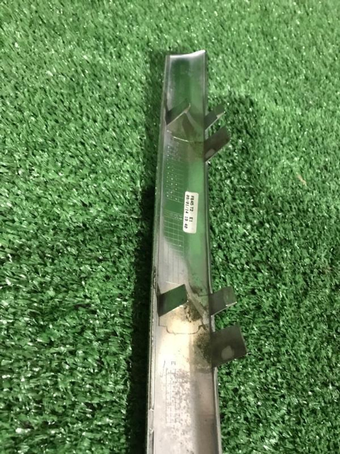 Накладка решетки радиатора левая Mercedes GL X166 (2012-2016)