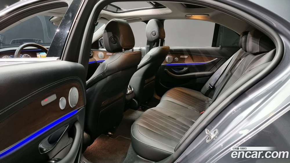 Mercedes-Benz E-Class W213 E300 4MATIC Exclusive (09.2019)