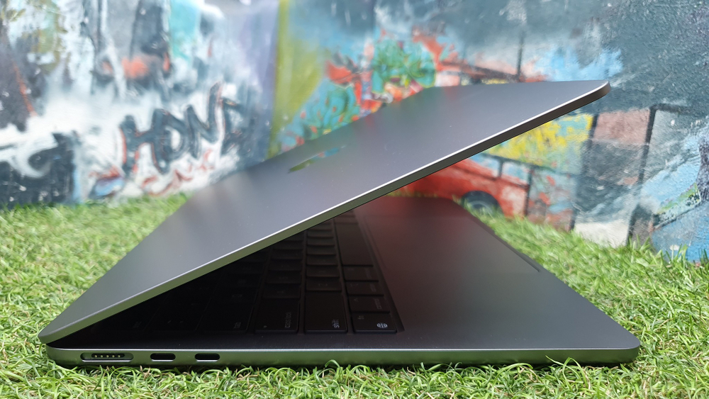 MacBook Air A2681 13 2022 Retina M2 /8Gb/1 цикл