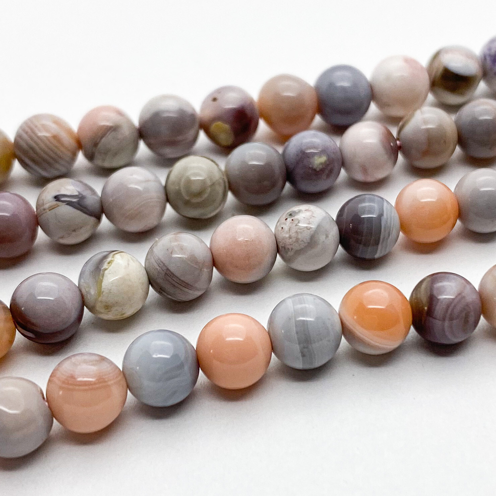 Бусины Агат Ботсвана, розовый тон, диаметр 5,9-6,1 мм, цена за 31-32 шт (1/2 нити)