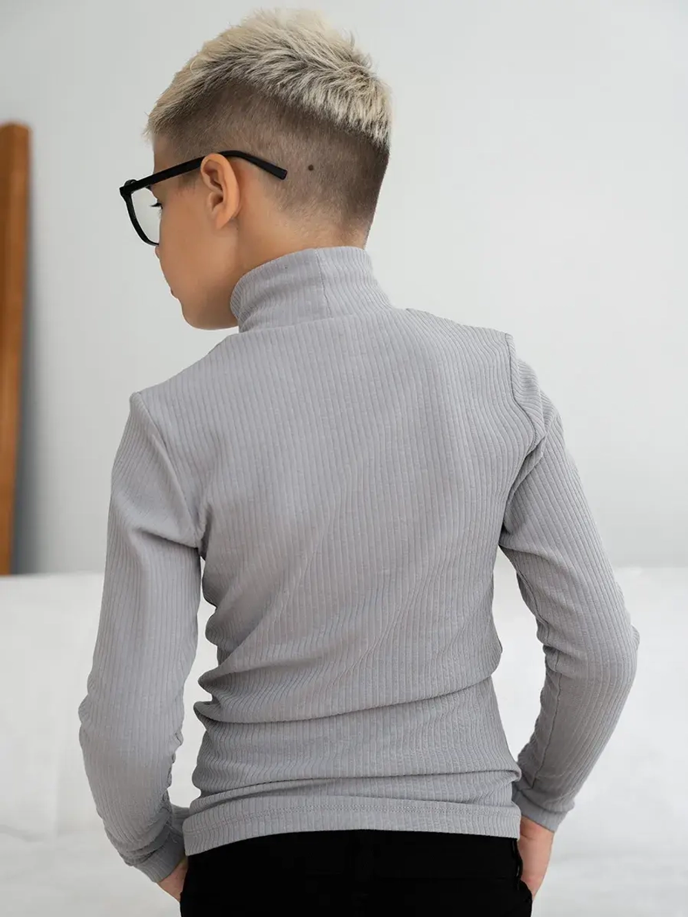 Водолазка для мальчика на осень школьная