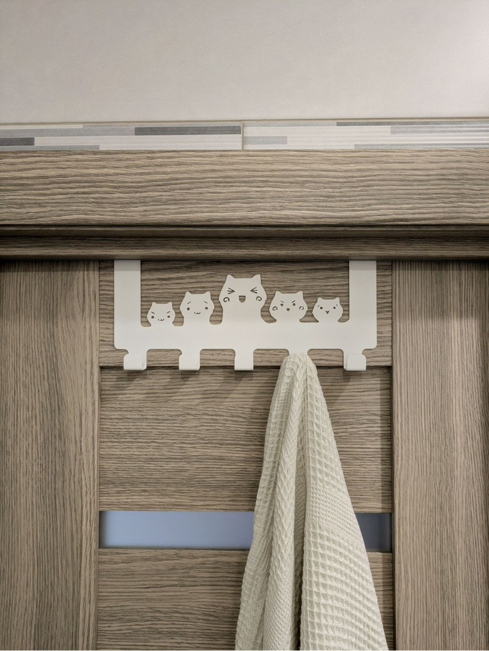 Вешалка крючки на дверь Пять котиков