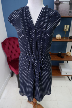 Платье H&M лаконичное 42 размер