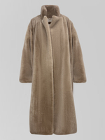 Шуба by Bor однотонная со скрытыми карманами по бокам и поясом