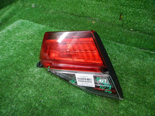 Фонарь левый внутренний Toyota Camry 7 XV50 14-18
