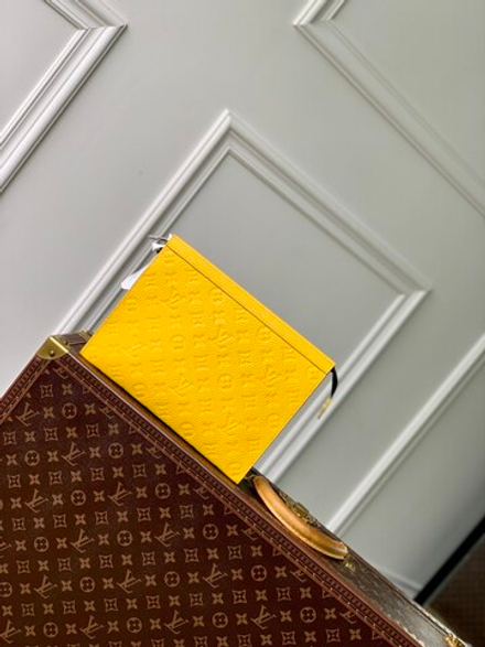 Louis Vuitton Pochette Voyage MM