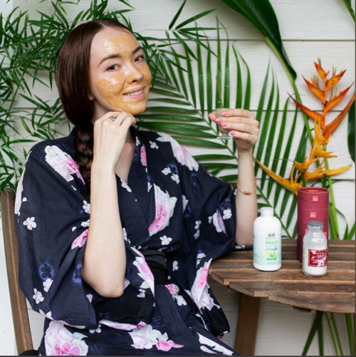 Антивозрастная маска с коллагеном и молочной кислотой Collagen Milk Bath Mask anti-aging treatment Madame Heng