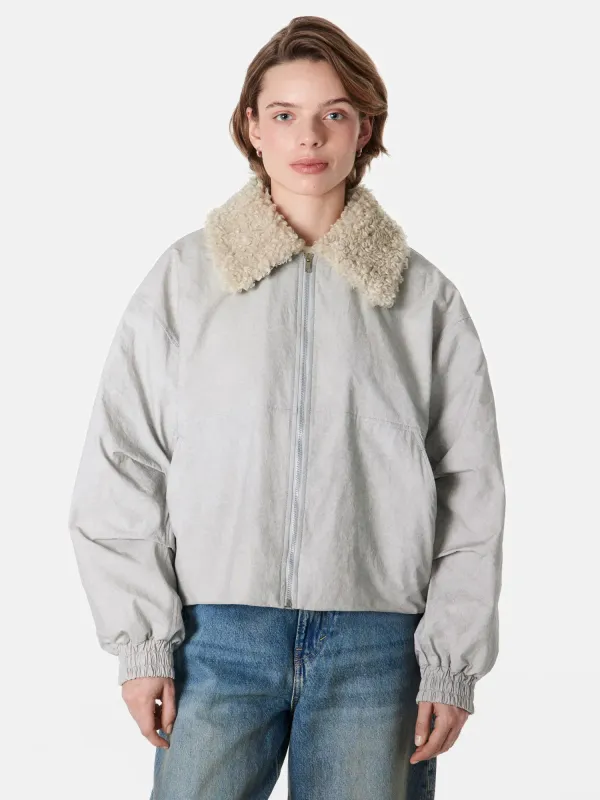 Бомбер с меховым воротником 