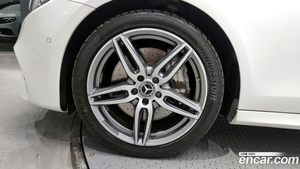 Mercedes-Benz E-Class W213 E300 4MATIC AMG Line (08.2020)