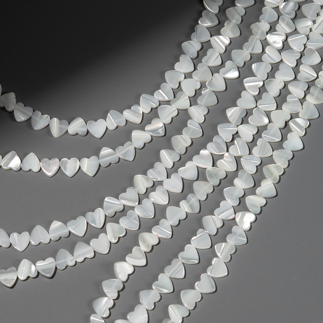 Перламутр морских ракушек, сердечки, 8,5мм, белый
