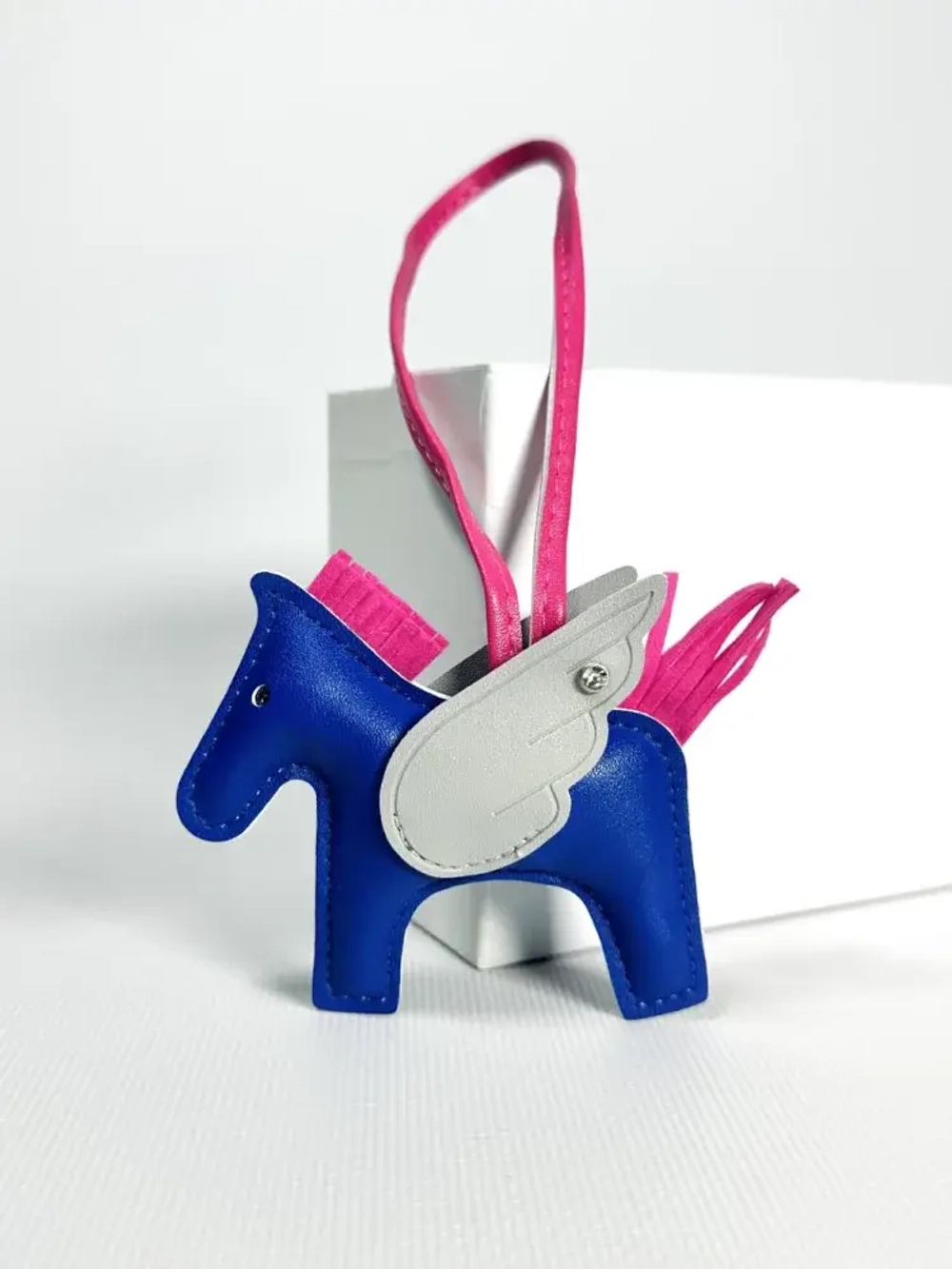 Подвеска для сумки из натуральной кожи Pegasso Blu