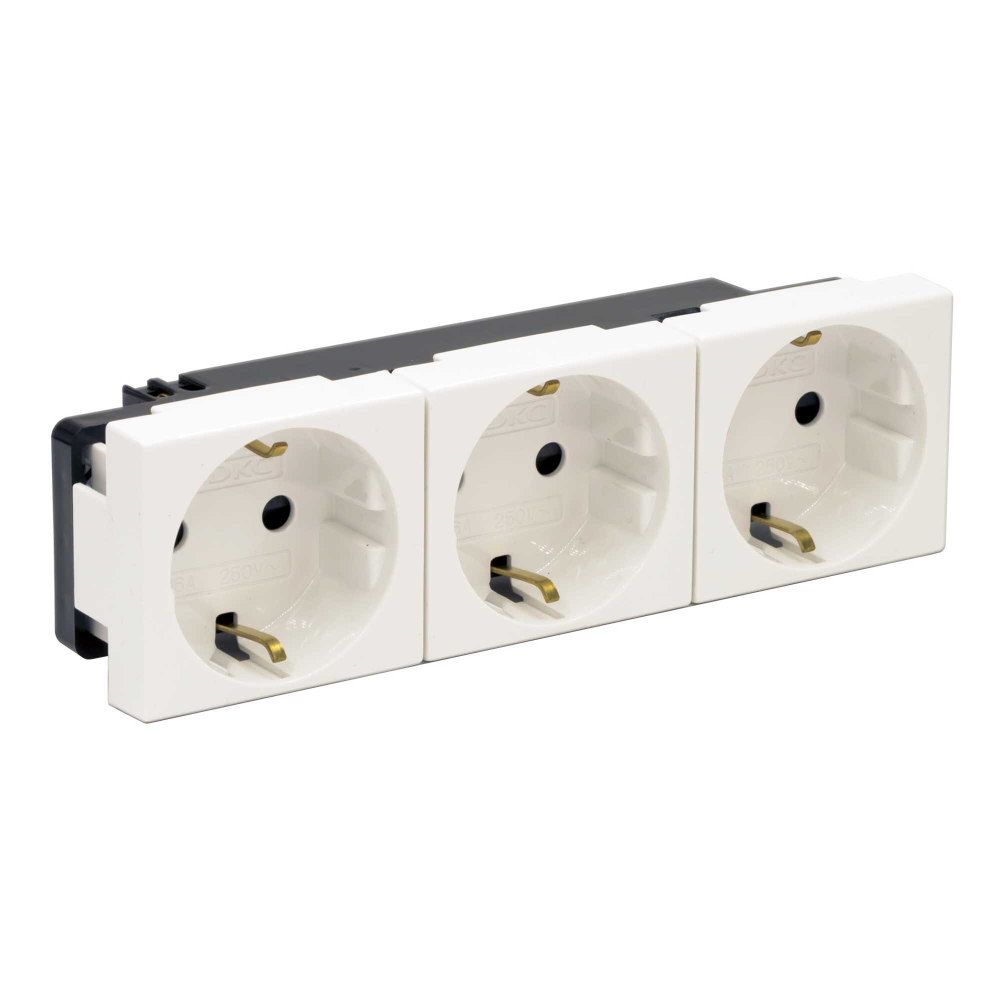 Тройная розетка Viva белая DKC