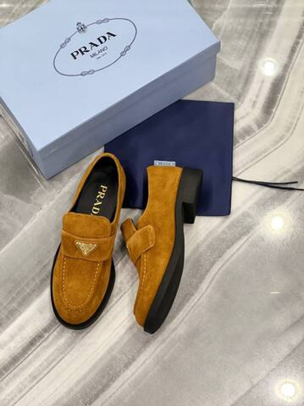 Лоферы Prada