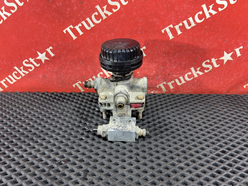 Клапан ускорительный