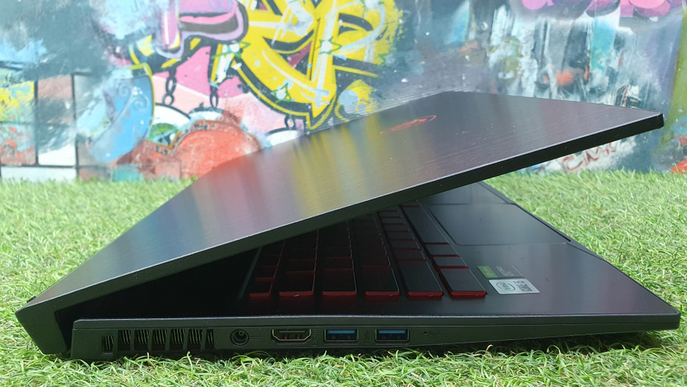 Игровой MSI i5-10/8 Gb/GTX 1650 4 ГБ/144 Hz/ GF75 Thin 10SC-083XRU 9S7-17F612-083