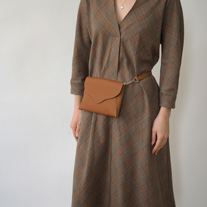 Сумка-клатч Florette из кожи теленка, цвета карамель