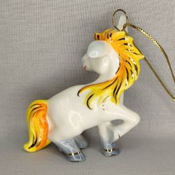 Фарфоровая ёлочная игрушка "Конёк сказочный с цветной гривой"