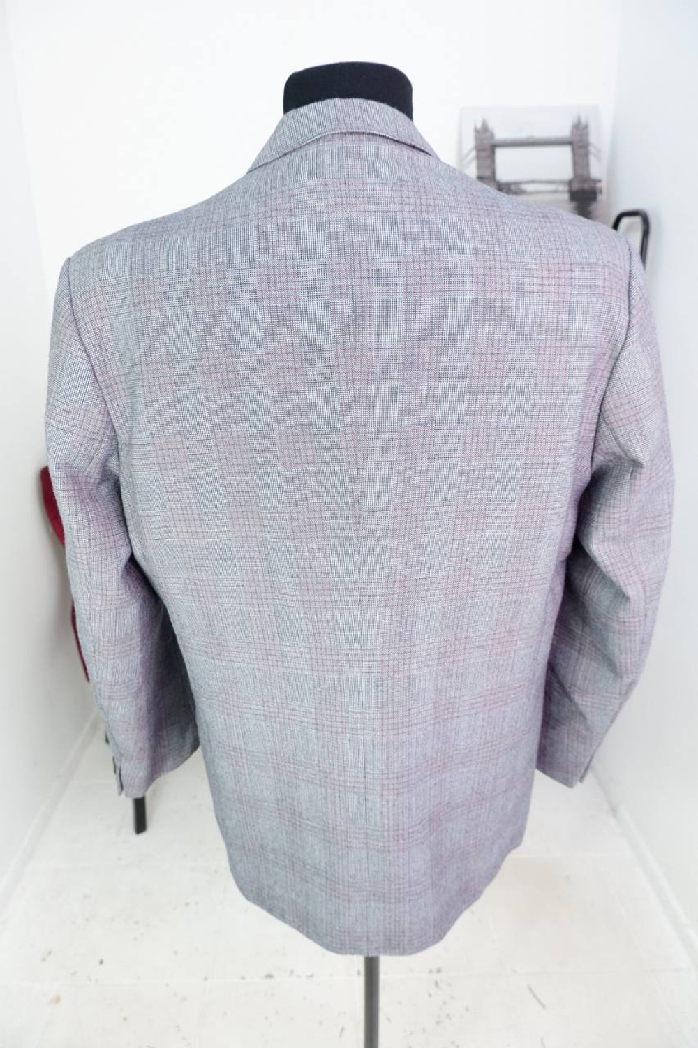 Пиджак в клетку, маркировка 170-100-88, визуально на 50 размер